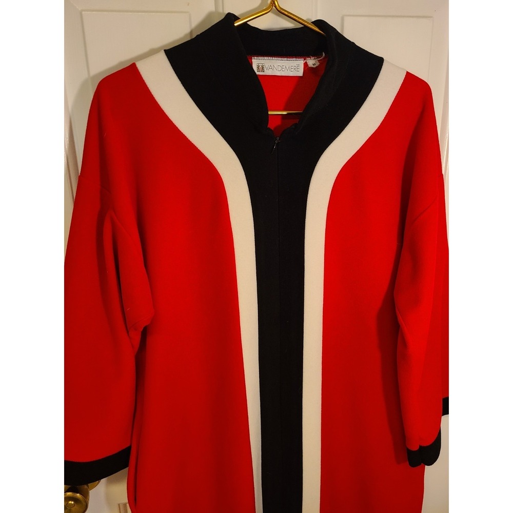 Vtg JC Penney 70s Robe Velour House Coat Robe Sz Med Red Black White Pockets Zip
